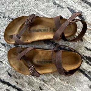 Birkenstock Women’s Yara sandals size 40